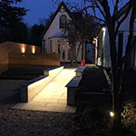 Wheelchair access-ramp using blackstone paving